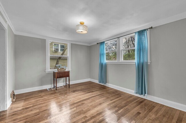 Building Photo - 2110 S Sterling Ave