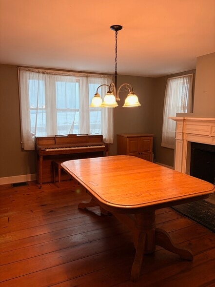 Building Photo - 2644 E Sherman Hollow Rd