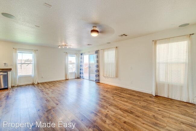 Building Photo - 3 br, 2.5 bath House - 516 Beckton Park Ave