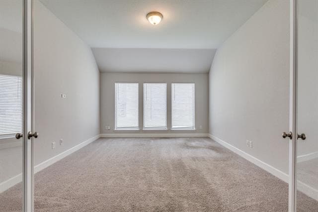 Building Photo - 332 Oak Hollow Way