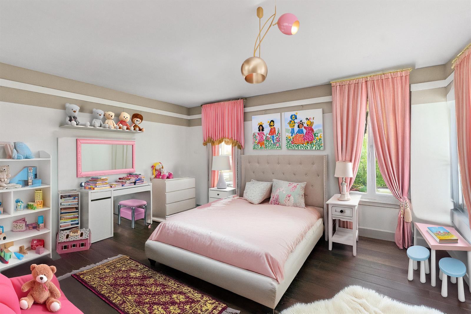 Building Photo - 6106 Royal Poinciana Ln