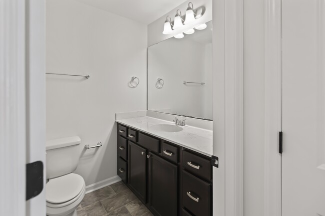 Building Photo - 704 Jade Ln