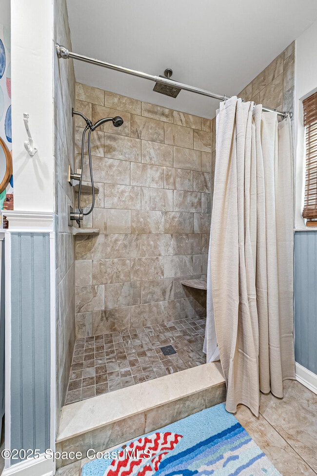 Building Photo - 285 Le Jeune Dr