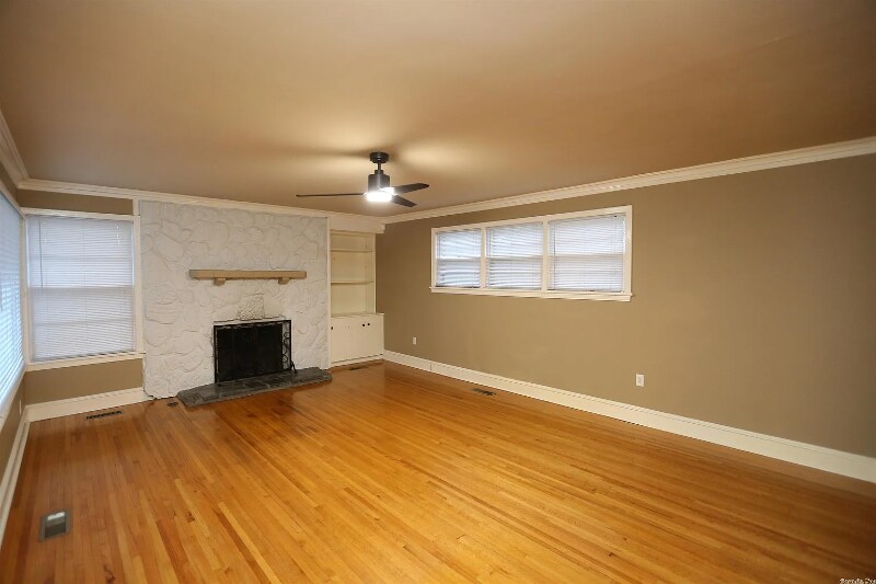 Building Photo - 6100 Cantrell Rd