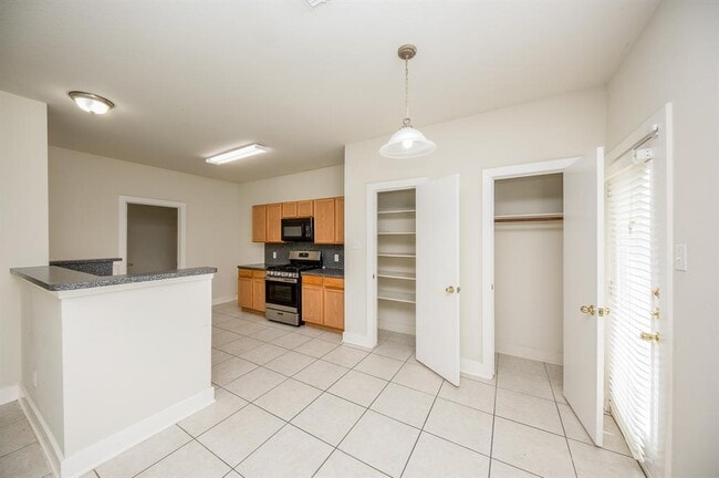 Building Photo - 5839 Sonoma Ridge