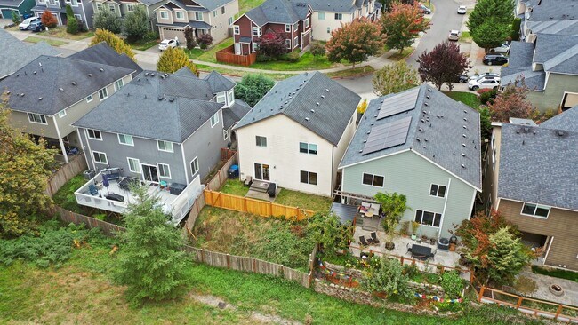 Building Photo - Well maintained 4 bedroom 2.5 bath home in Olympia School District.