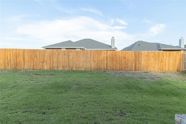 Building Photo - 5732 Lantana Ln