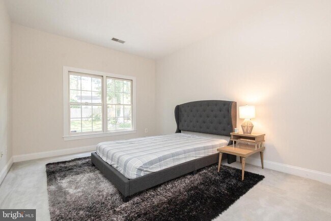 Building Photo - 11629 Forest Hill Ct