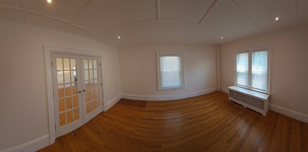 Building Photo - 18 Garden St