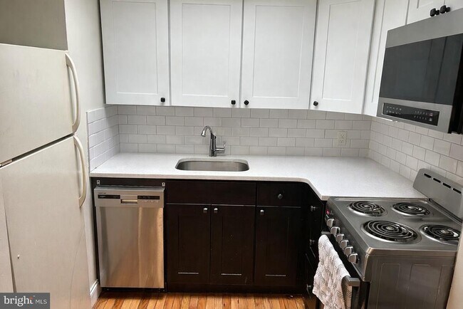 Building Photo - 414 S 15th St