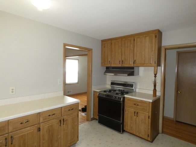 Building Photo - 1608 NE 65th St