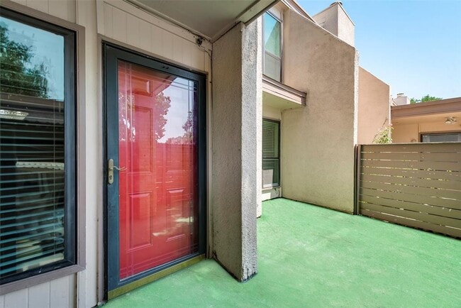 Building Photo - 3121 Park Ln