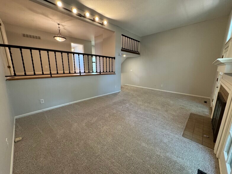 Building Photo - 10211 Cedarbrooke Ln