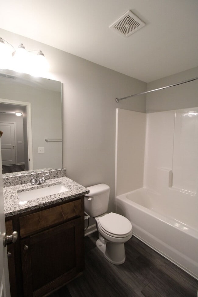 Building Photo - 581 Brushwood Dr