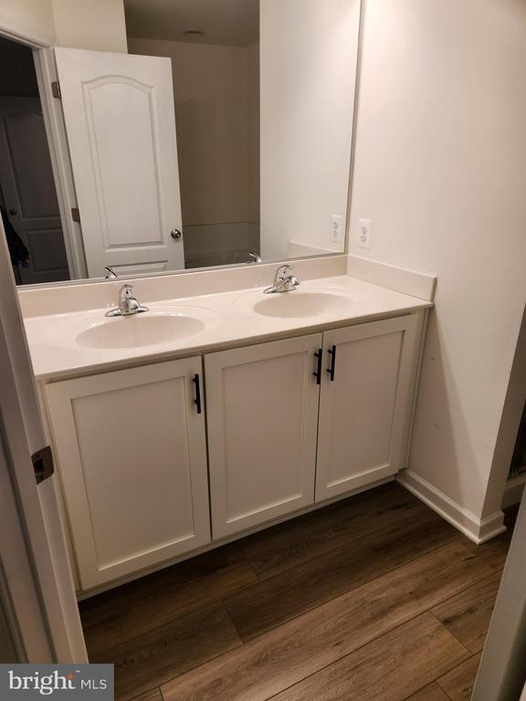 Building Photo - 24 Orch Grn Dr