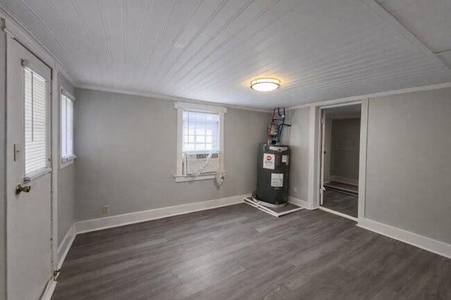 Building Photo - Cumberland Drive Triplex