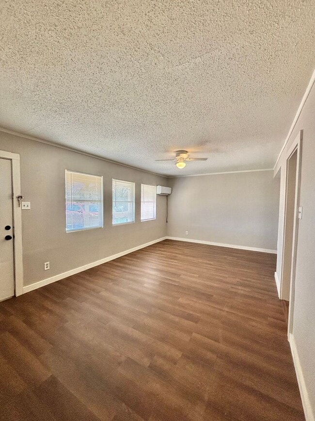 Building Photo - NOW AVAILABLE - Charming Updated Home Near...