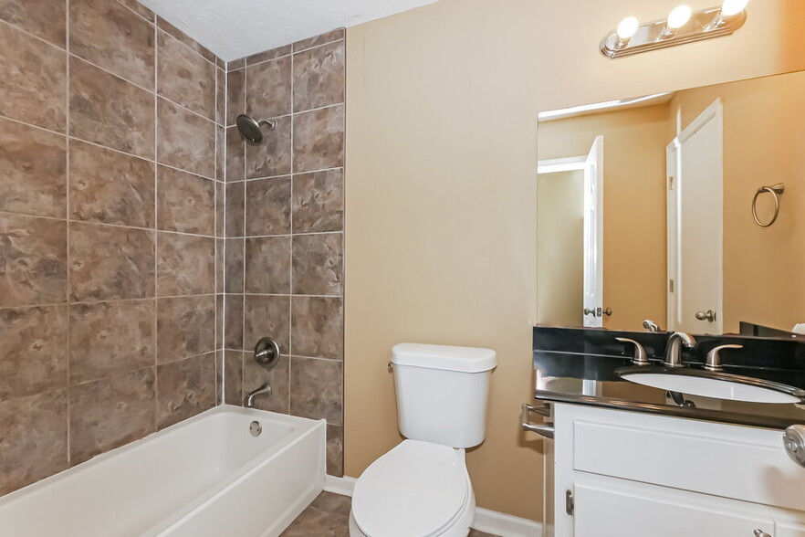 Building Photo - 212 Wildwood Dr