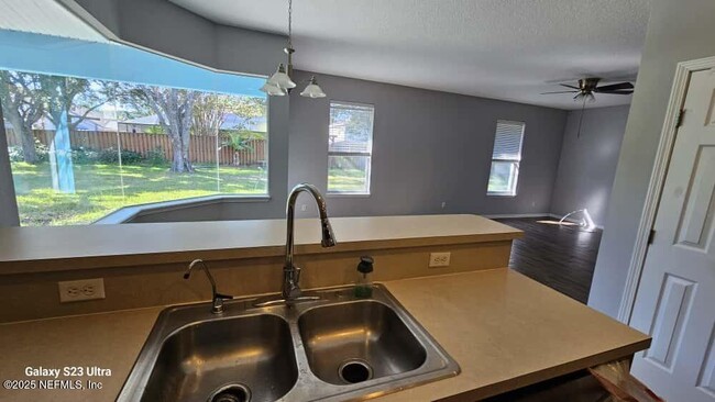 Building Photo - 709 Muskogee Ln