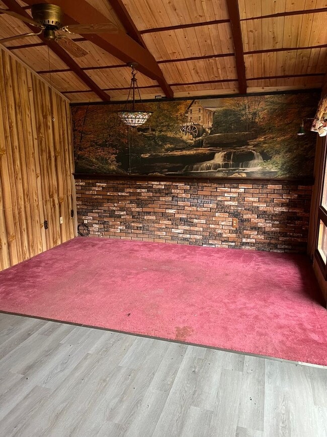 Building Photo - Coming soon! Two Bedroom Home on Austin Lake