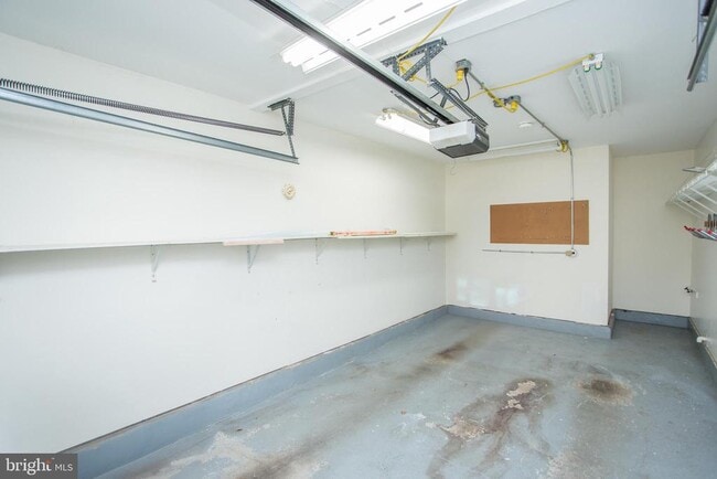Building Photo - 1108 Julian Dr W