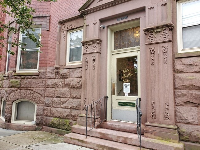 Building Photo - First Floor 1 Bedroom near Downtown Lancaster