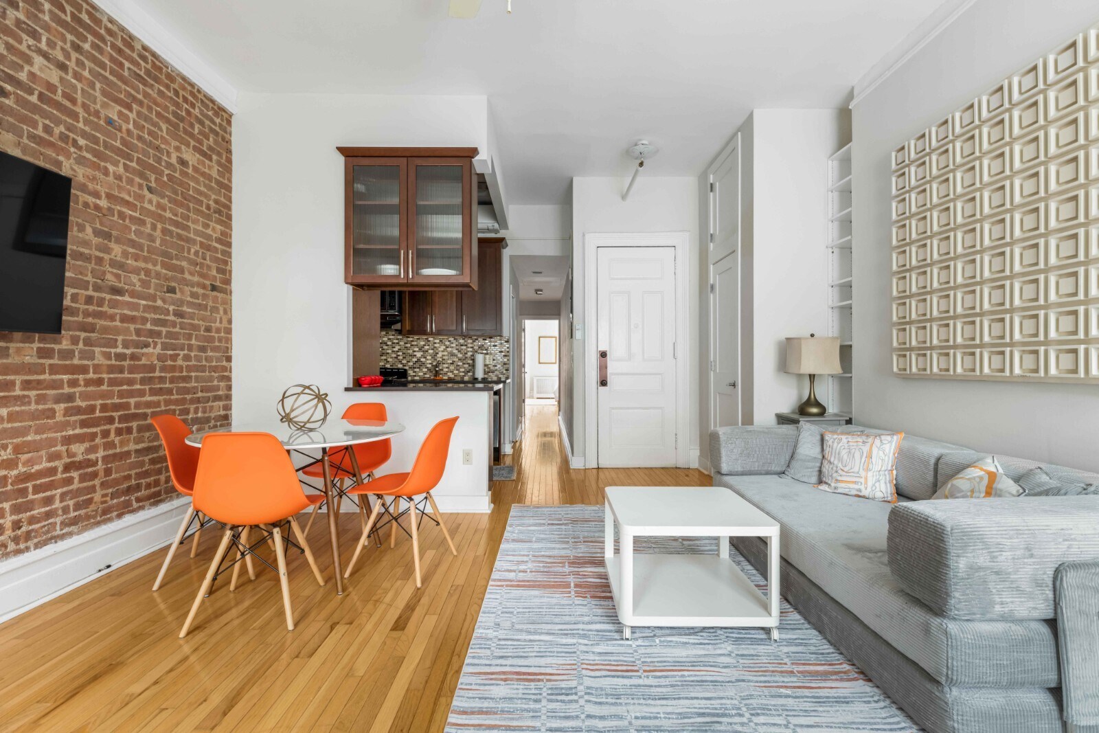 Building Photo - 130 W 81st St