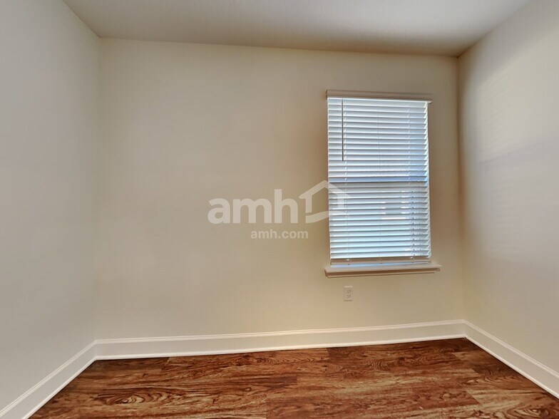 Building Photo - 11482 Fox Holw Ct