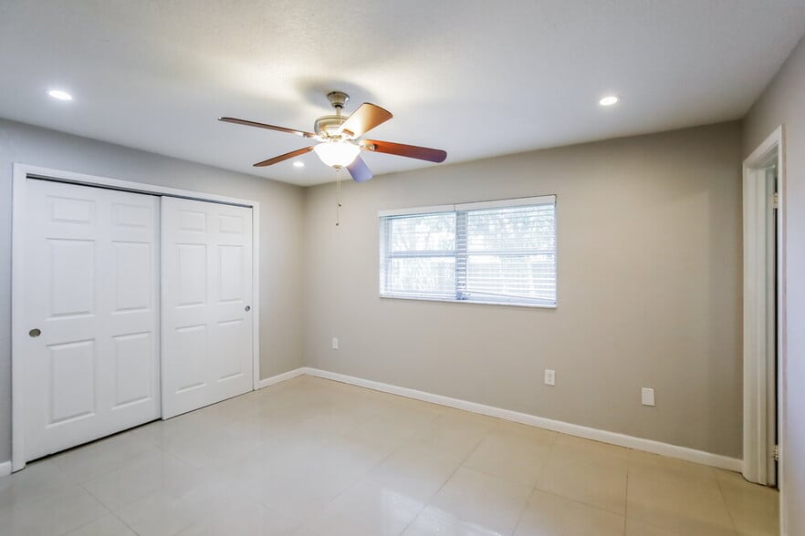 Building Photo - 11460 NW 40th Pl