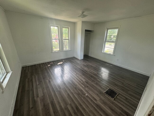 Building Photo - House for RENT 2 BedRooms / 1 Bathroom