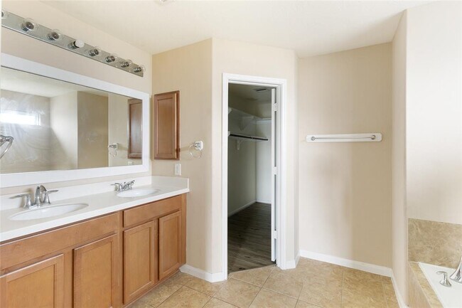 Building Photo - 20323 Mathis Landing Dr
