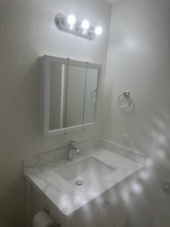Building Photo - 2211 Leland Ct