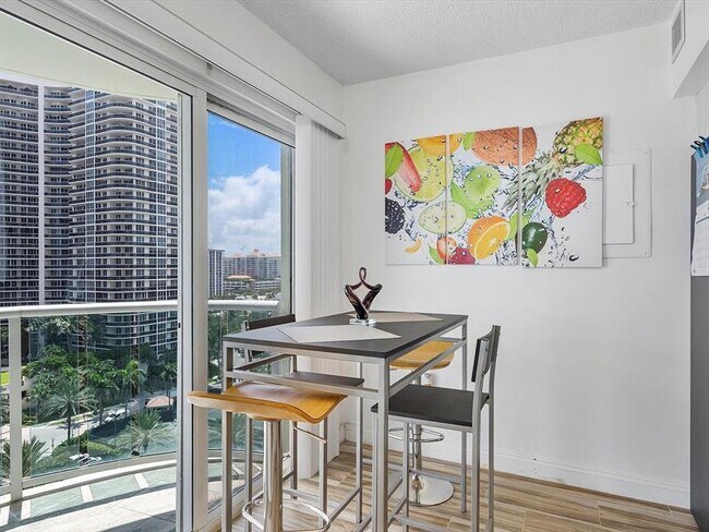Building Photo - 3400 Galt Ocean Dr