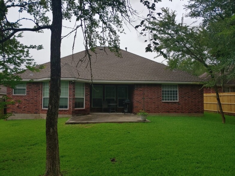 Building Photo - 2383 Kendal Green Cir