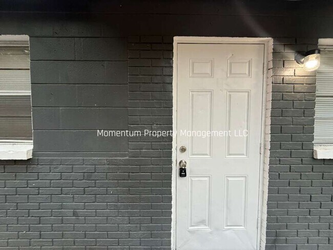 Building Photo - Upgraded 2/1 in Tampa- Move in Ready Enjoy ONE MONTH FREE!!