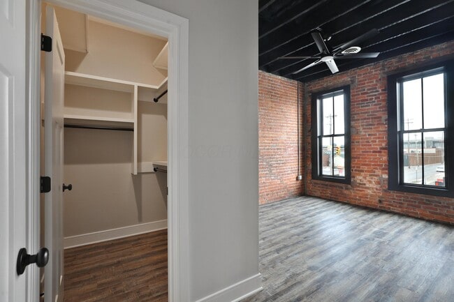 Building Photo - 370 S Washington Ave