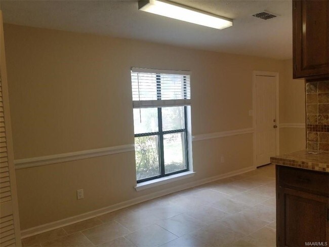 Building Photo - 1811 Young Farm Rd