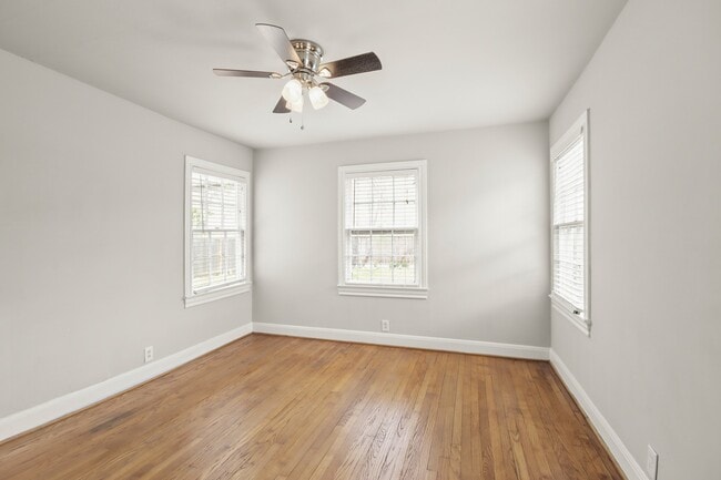 Building Photo - 927 Walling St