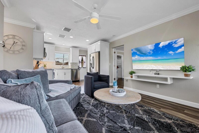 Building Photo - 1711 Marilyn Ave