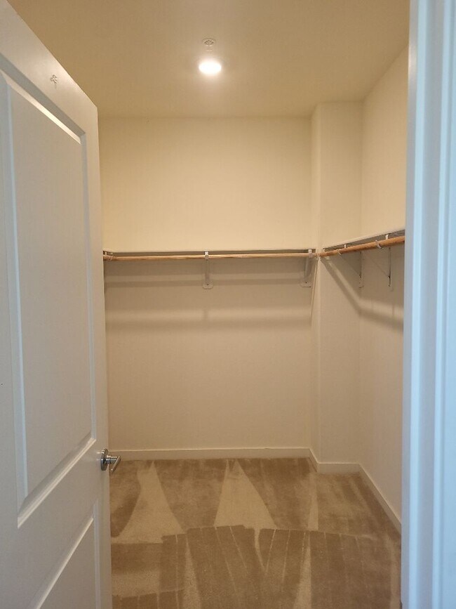 Building Photo - 1044 Big Rock Loop