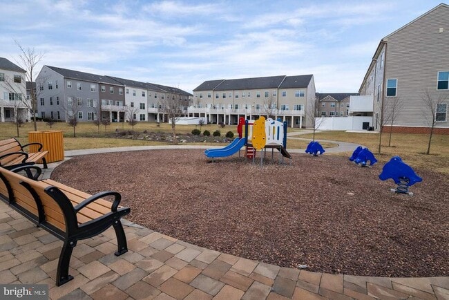 Building Photo - 210 Southwind Dr