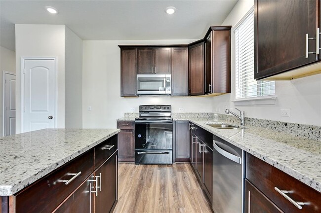 Building Photo - 132 Janice Rd