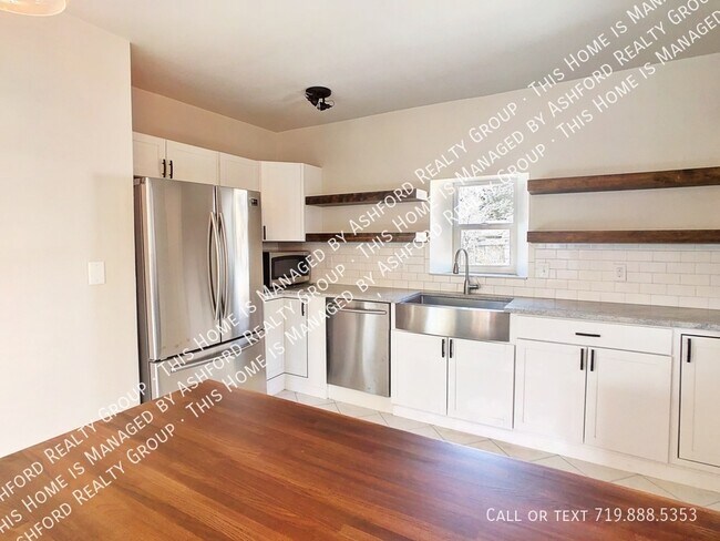 Building Photo - 1132 W Kiowa St