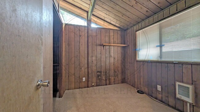 Building Photo - 2 bedroom 2 bath single level home