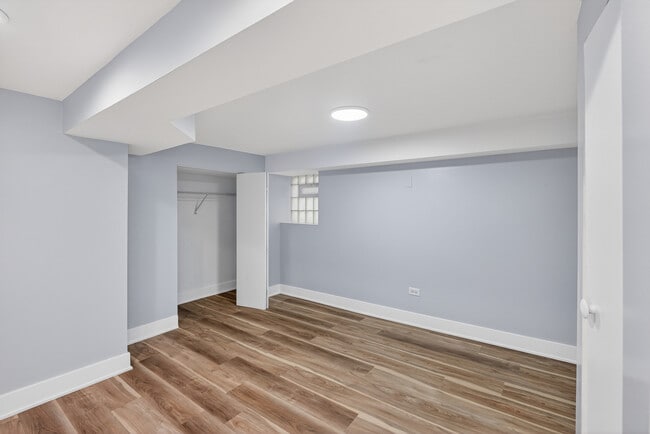 Building Photo - 1657 N Harding Ave