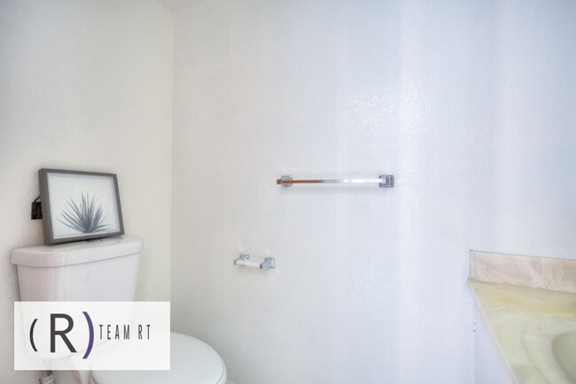 Building Photo - A Spacious Condo with a Quiet Community
