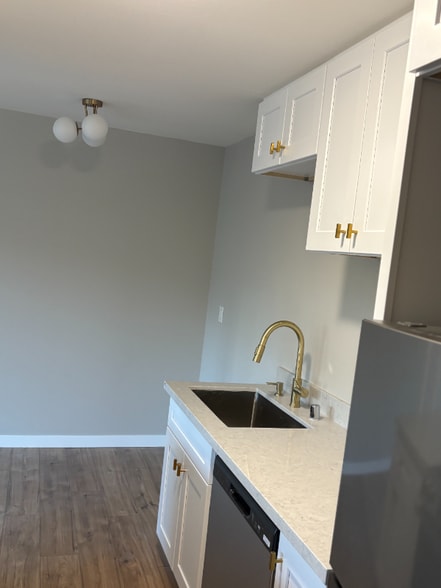 Building Photo - 133 SW Normandy Rd