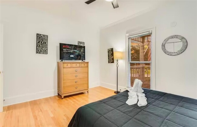 Building Photo - 1408 Aramore Dr SE