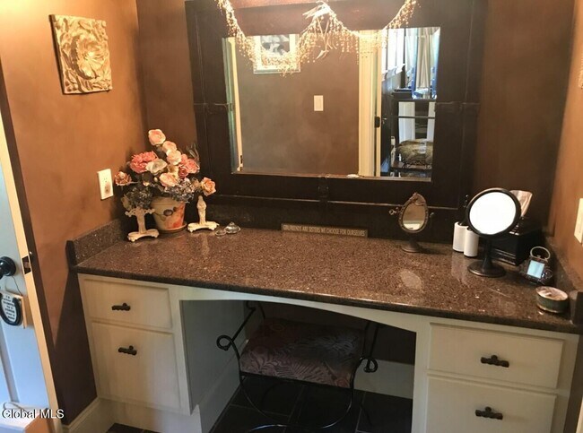 Building Photo - 106 Greenfield Ave