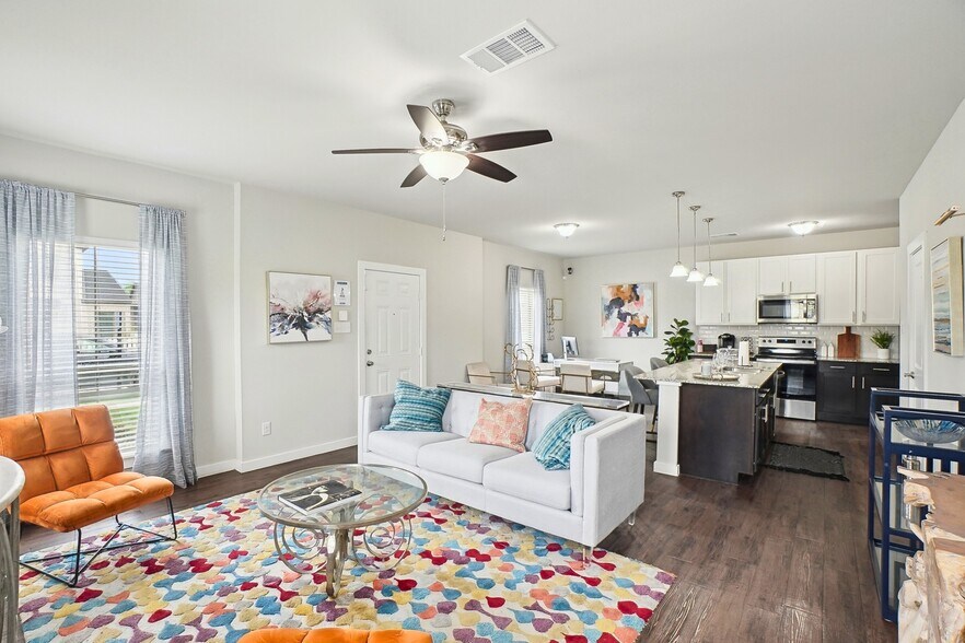 Building Photo - Townhomes at Princeton Meadows